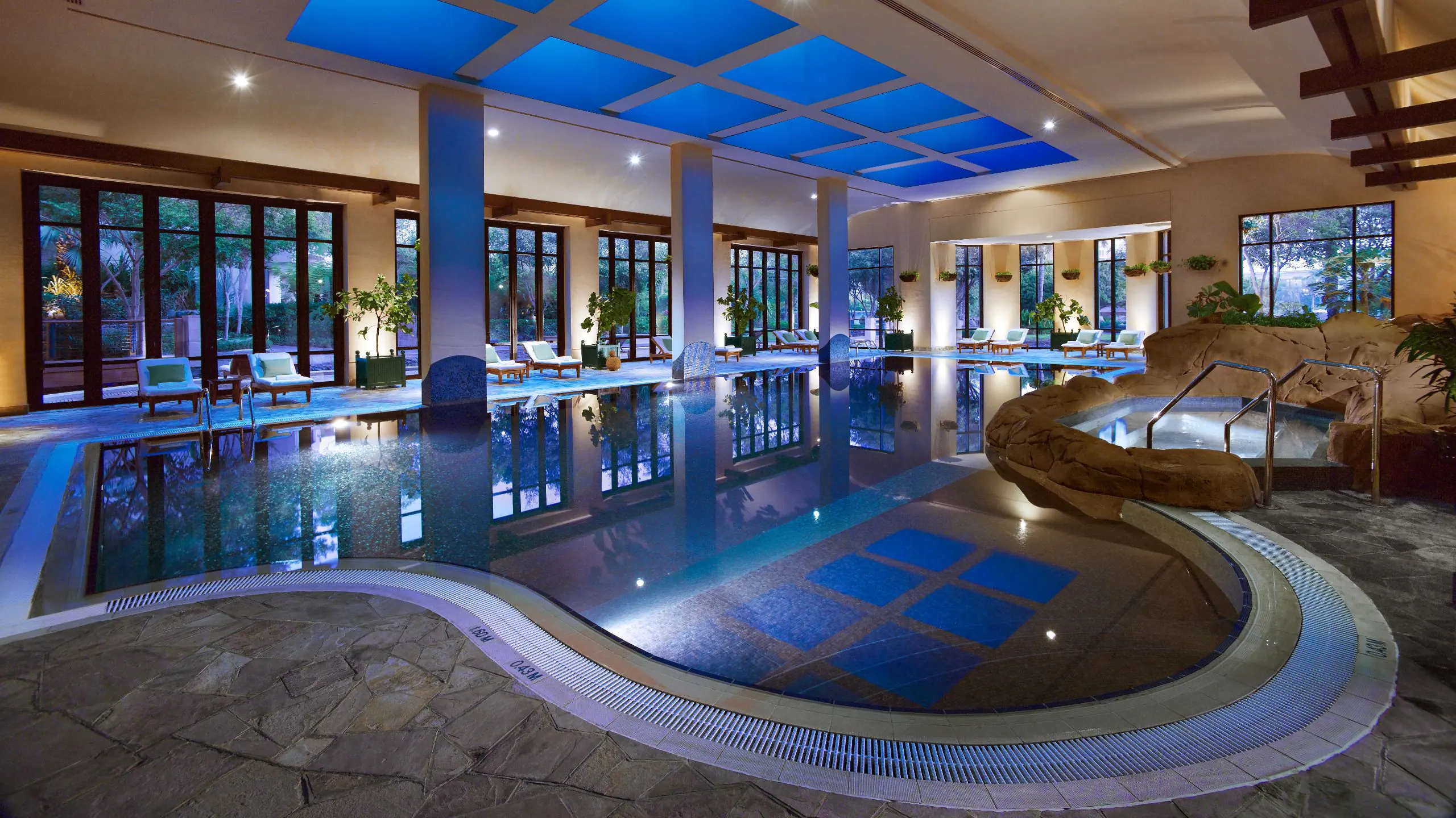 DXBGH-P170-Ahasees-Indoor-Pool.16x9.webp